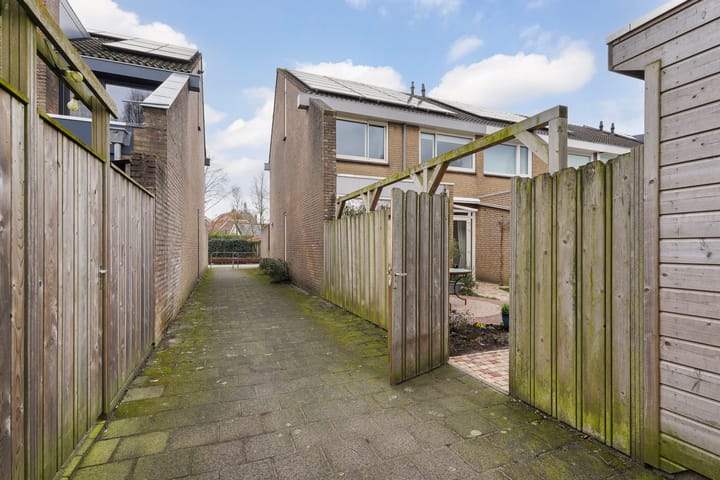 Foto 40 van van Overbeekstraat 36