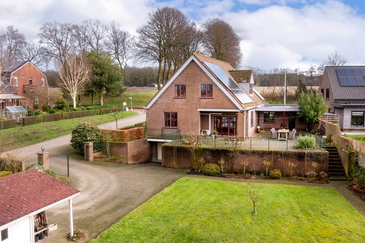 Foto 2 van Calfvenseweg 1