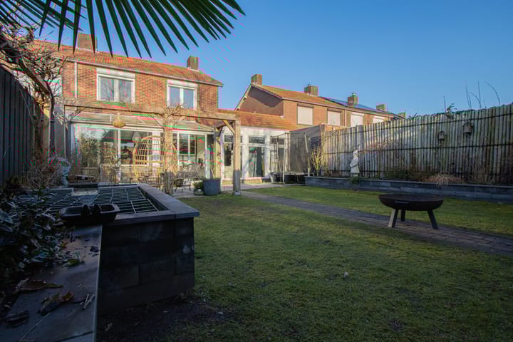 Photo 24 of Esdoornlaan 5