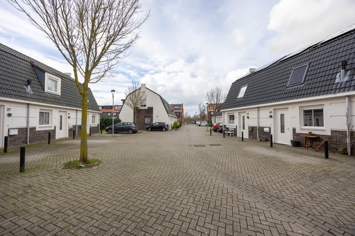 Bekijk foto 37 van Van Eyckstraat 45