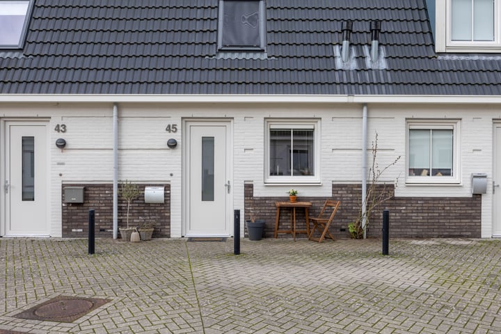 Bekijk foto 36 van Van Eyckstraat 45