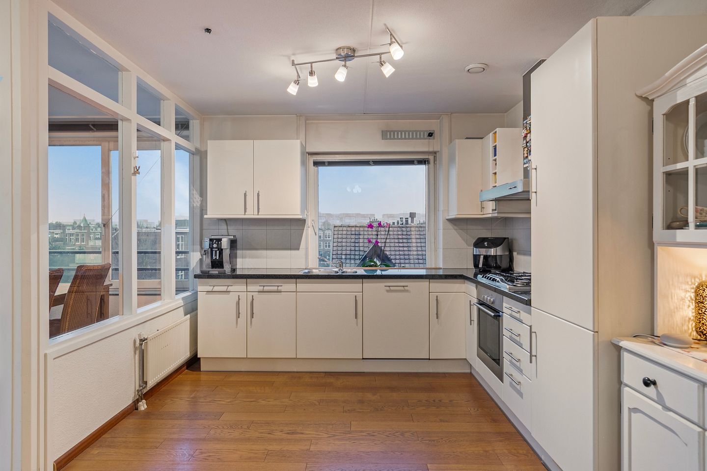 Photo 20 of Abraham Patrasstraat 28