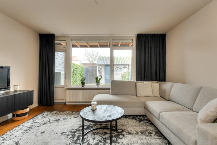 Foto 2 van Waterlooplein 2