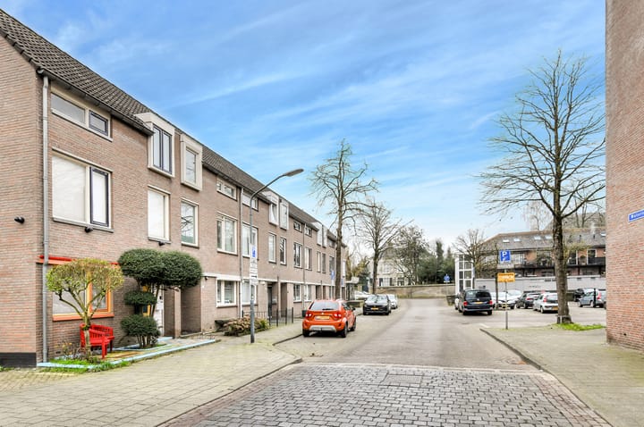 Foto 28 van Waterlooplein 2