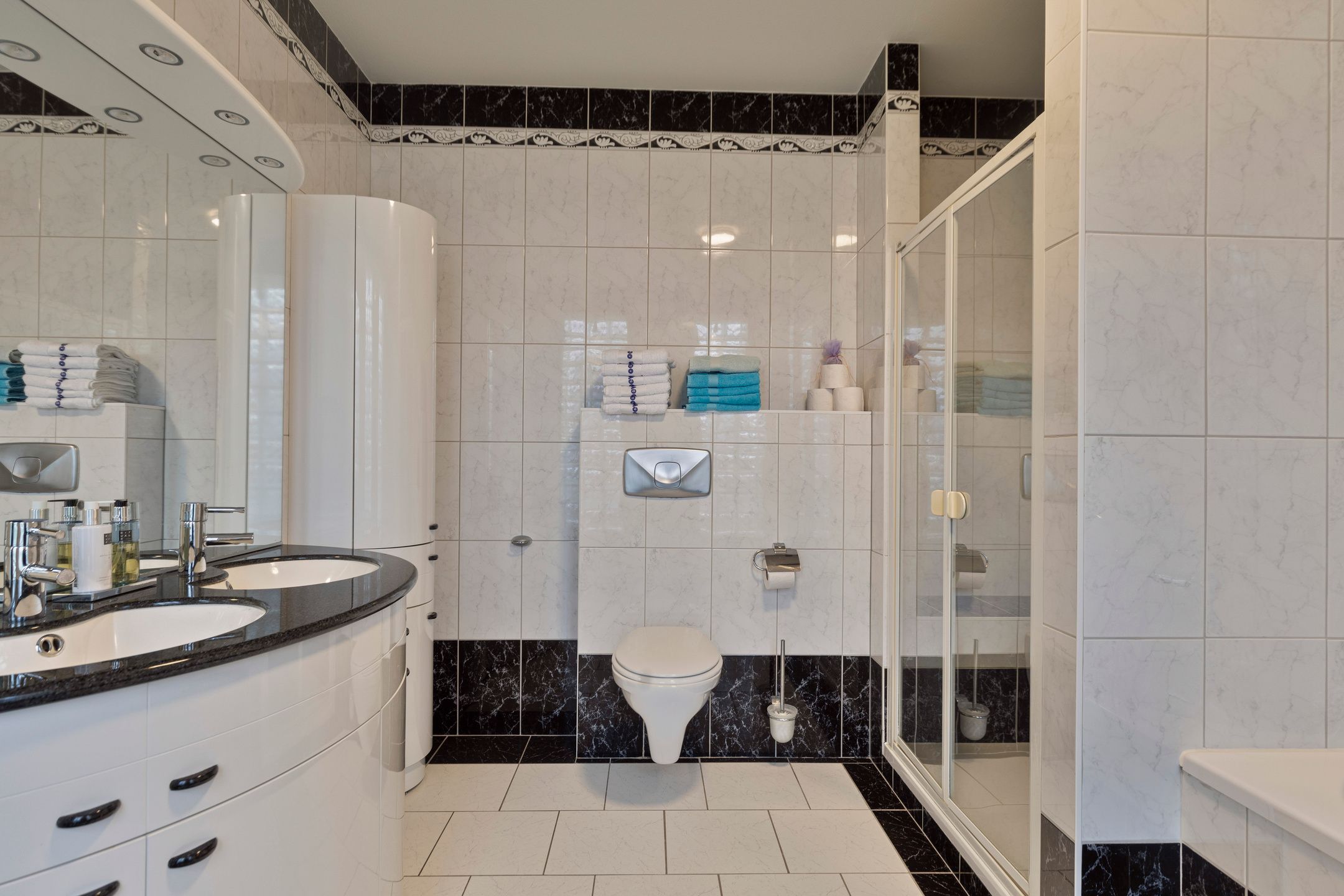 Photo 24 of Charlotte de Bourbonlaan 7