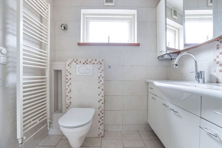 Foto 15 van 2e Hollandiastraat 5