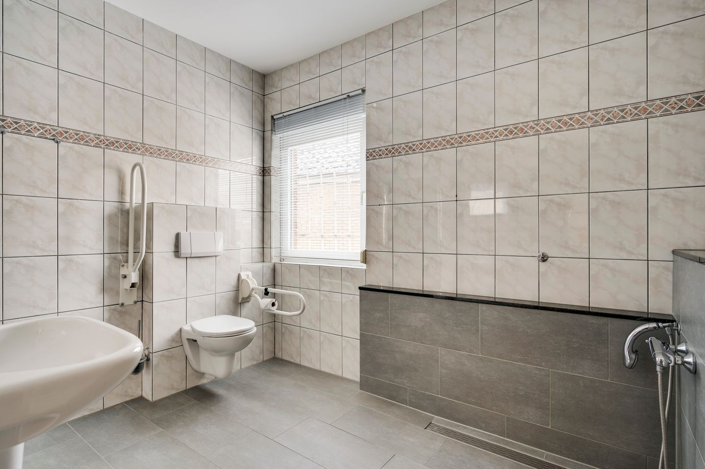 Foto 34 van Hagelkruis 12