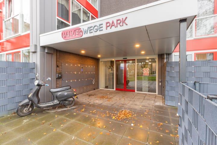 Foto 5 van Halverwege 19