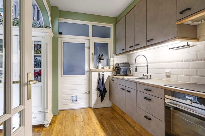 Photo 12 of Burgemeester Chevallierplein 9