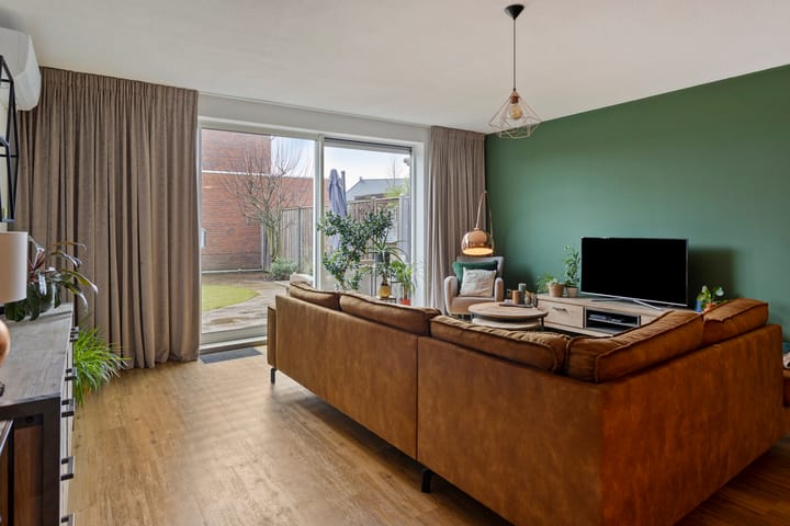 Foto 10 van Annie M.G. Schmidthof 1