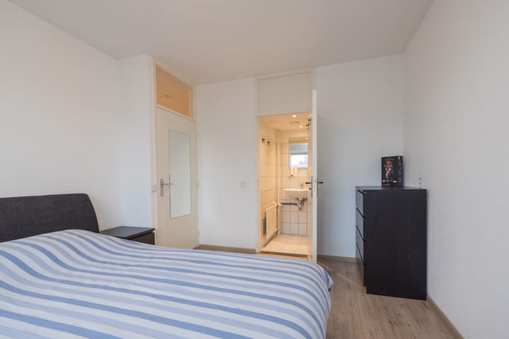 Foto 12 van Aert van Neslaan 538