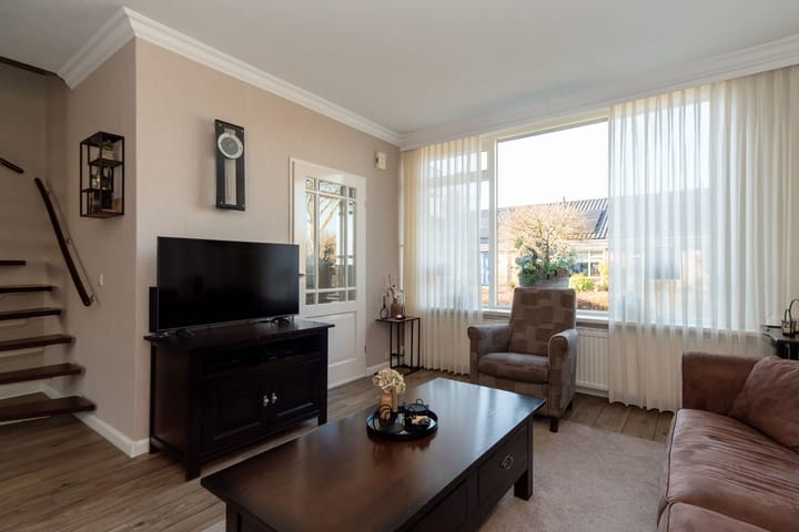 Foto 8 van Van Broekhuizenstraat 68