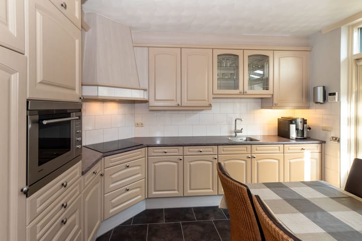 Foto 14 van Van Broekhuizenstraat 68