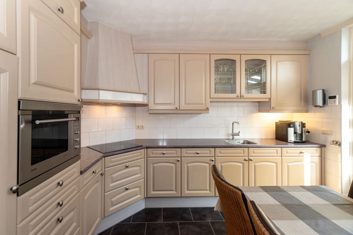 Foto 18 van Van Broekhuizenstraat 68