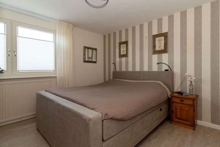 Foto 25 van Van Broekhuizenstraat 68