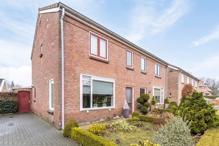 Foto 1 van Beatrixstraat 1