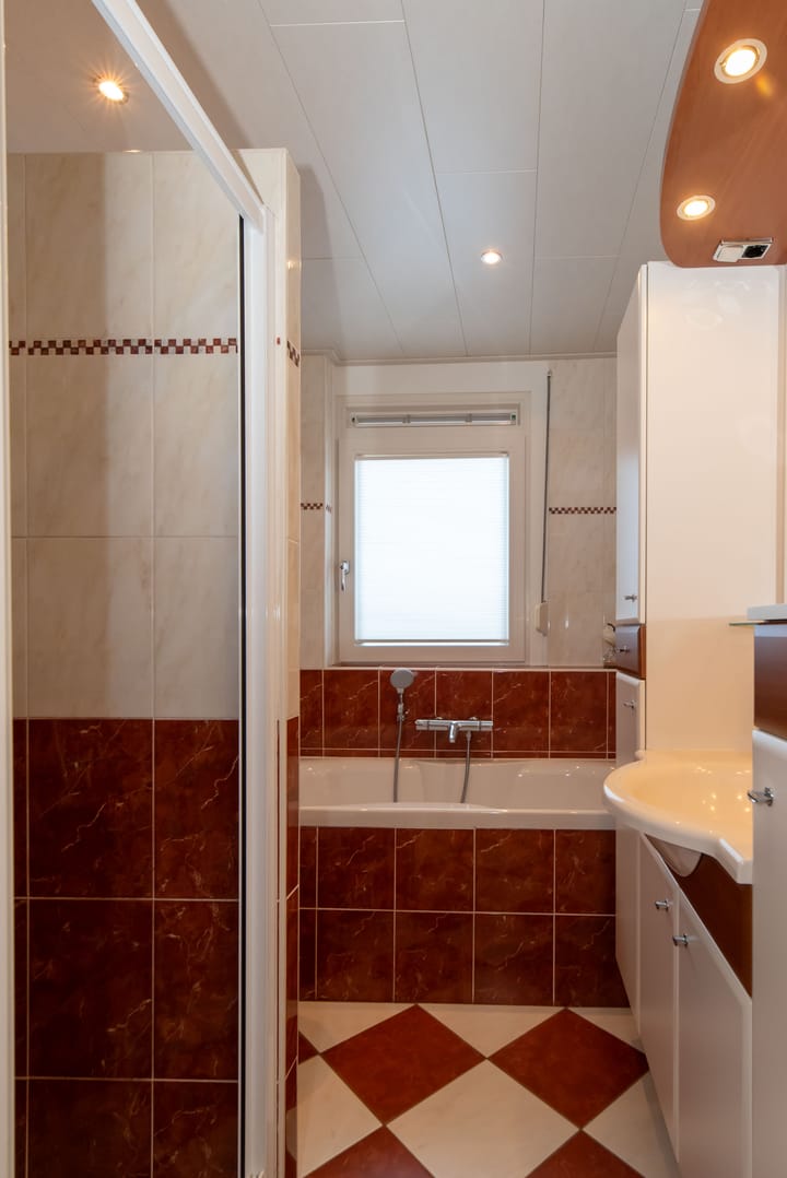 Foto 28 van Van Broekhuizenstraat 68