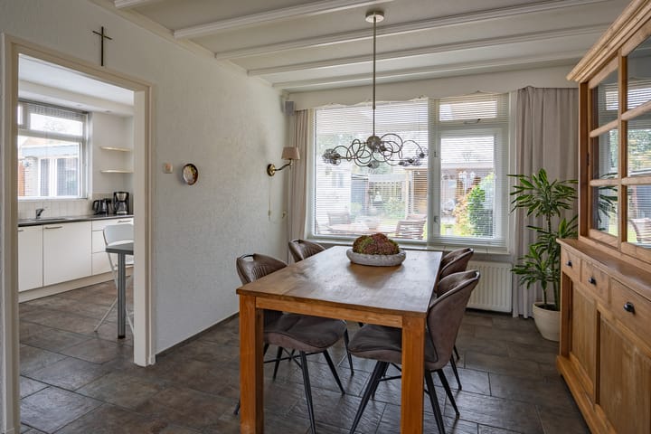 Foto 12 van van Broekhuizenstraat 4