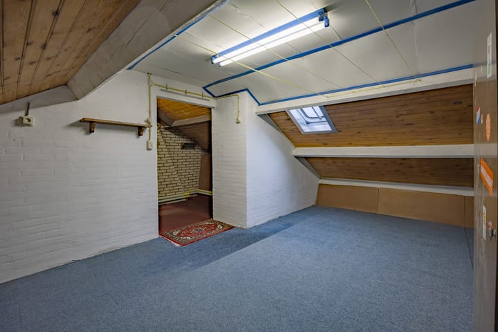 Foto 24 van van Broekhuizenstraat 4