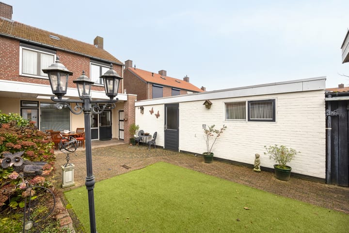 Foto 26 van van Broekhuizenstraat 4