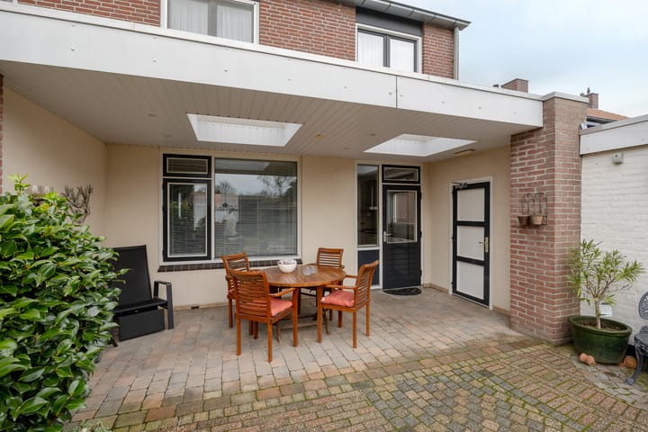 Foto 30 van van Broekhuizenstraat 4