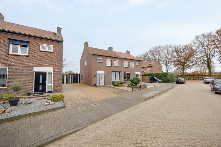 Foto 32 van van Broekhuizenstraat 4