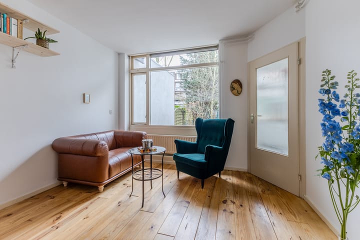 Photo 2 of Spaarndammerstraat 4-E