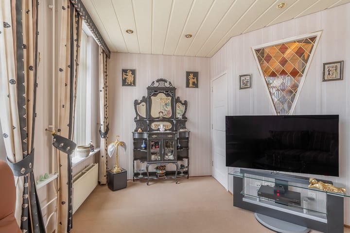 Photo 6 of Jan van Avennesstraat 39-A