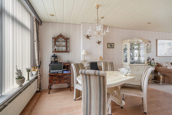 Photo 8 of Jan van Avennesstraat 39-A