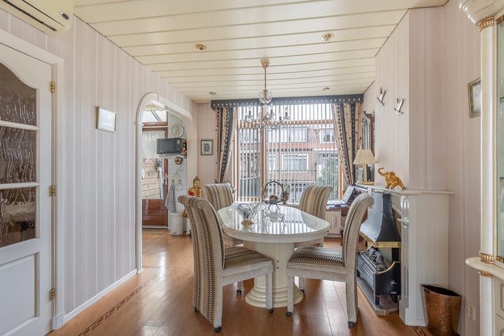 Photo 9 of Jan van Avennesstraat 39-A