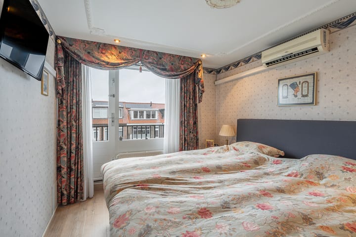 Photo 13 of Jan van Avennesstraat 39-A