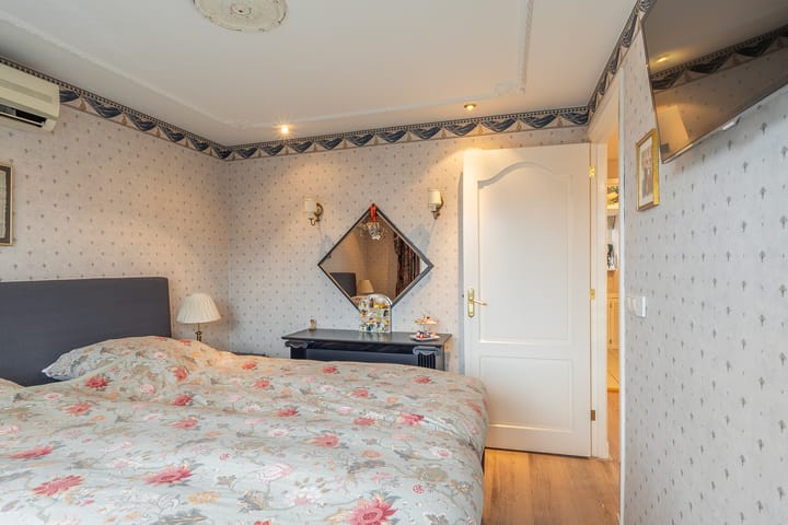 Photo 14 of Jan van Avennesstraat 39-A