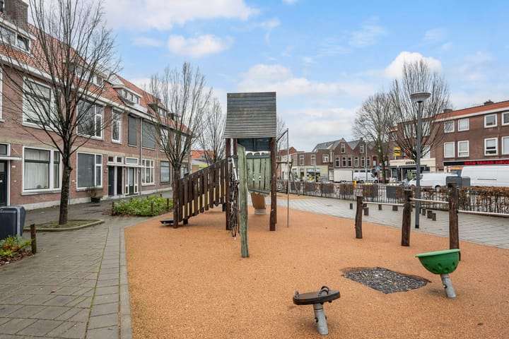 Photo 28 of Jan van Avennesstraat 39-A