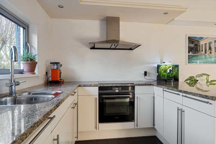 Foto 15 van Meinwerkstraat 5