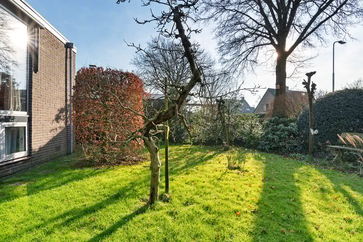 Foto 35 van Meinwerkstraat 5