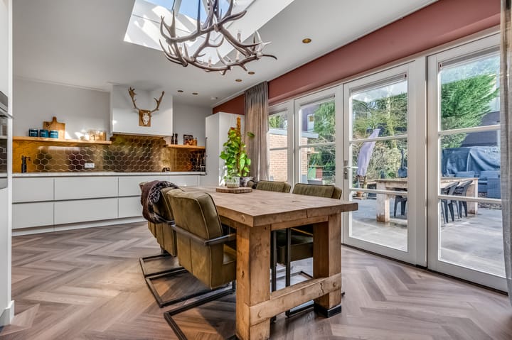 Foto 2 van Anna van Burenlaan 15