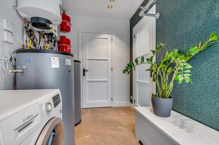 Photo 12 of Anna van Burenlaan 15