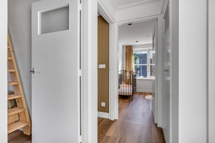 Photo 24 of Anna van Burenlaan 15