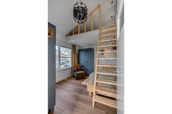 Photo 26 of Anna van Burenlaan 15