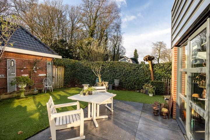 Foto 31 van Luitgardeweg 1