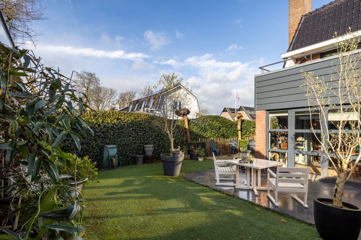 Foto 13 van Luitgardeweg 1