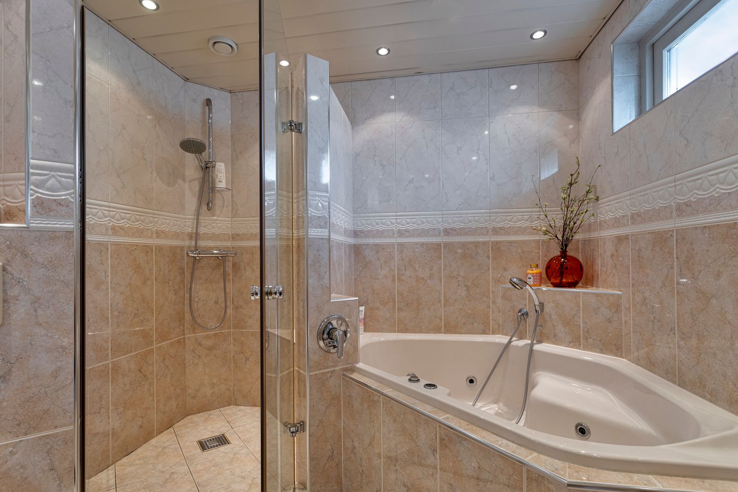 Photo 34 of Bantingstraat 10