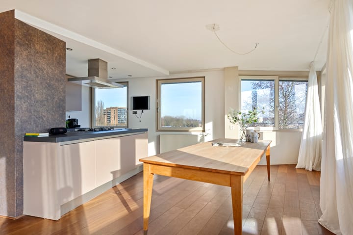 Photo 8 of Jesse Owenshof 30