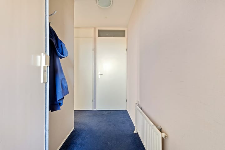 Photo 21 of Jesse Owenshof 30