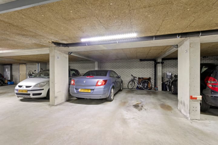 Photo 29 of Jesse Owenshof 30