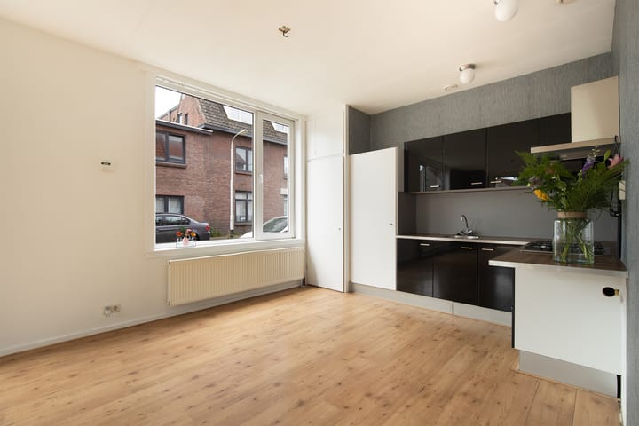 Foto 9 van Don Boscoplein 1-B