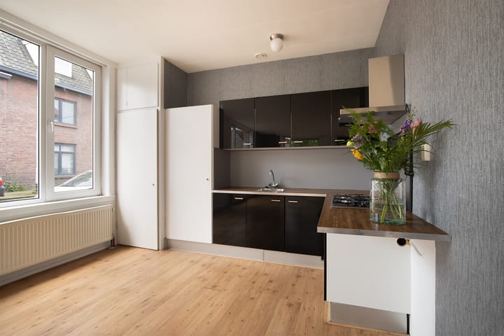 Foto 11 van Don Boscoplein 1-B