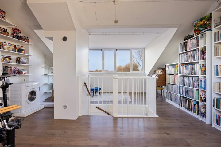 Photo 32 of Vera Bondamstraat 12