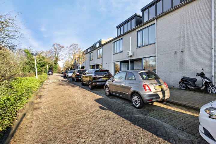 Photo 38 of Vera Bondamstraat 12