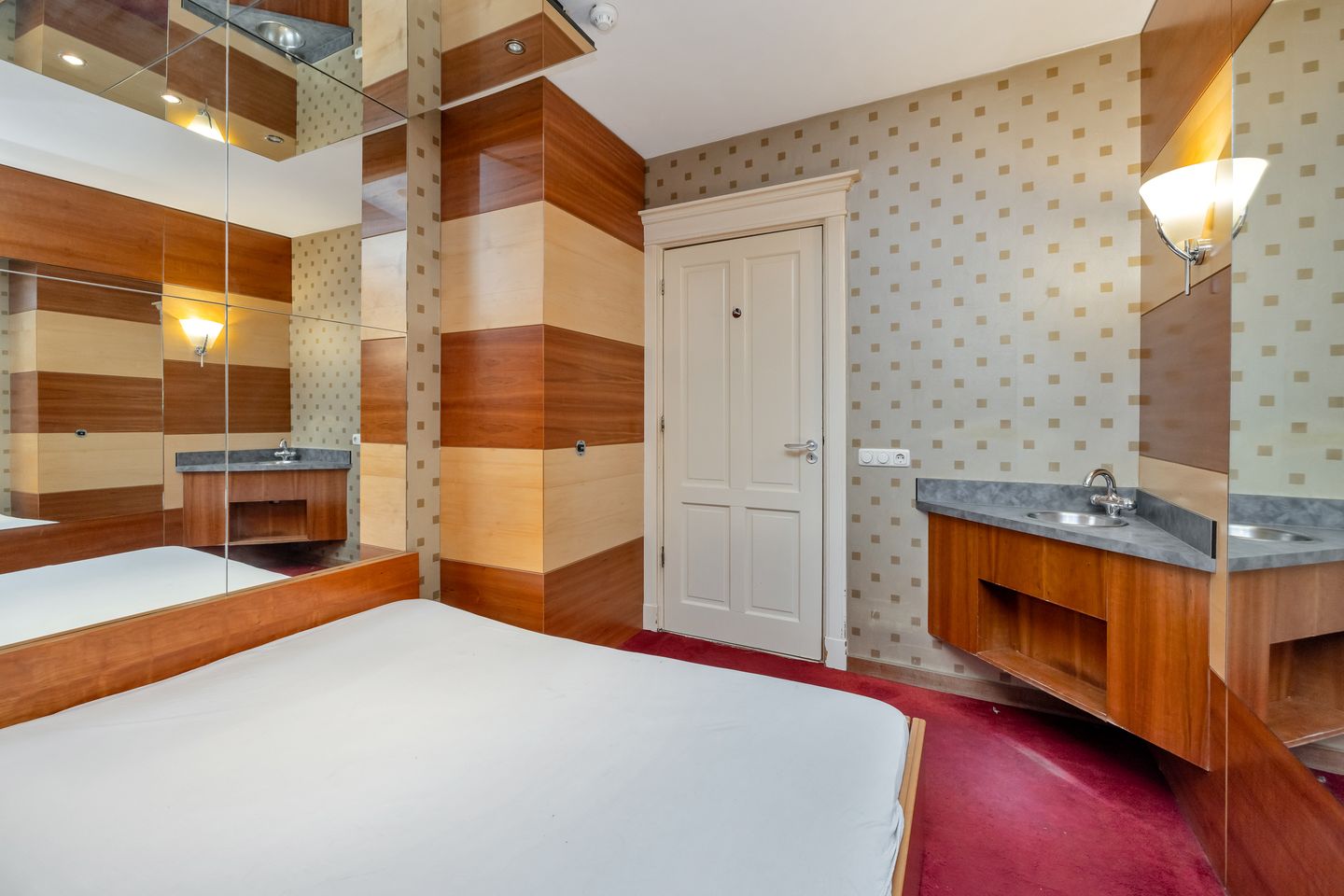 Photo 25 of Mecklenburgstraat 19